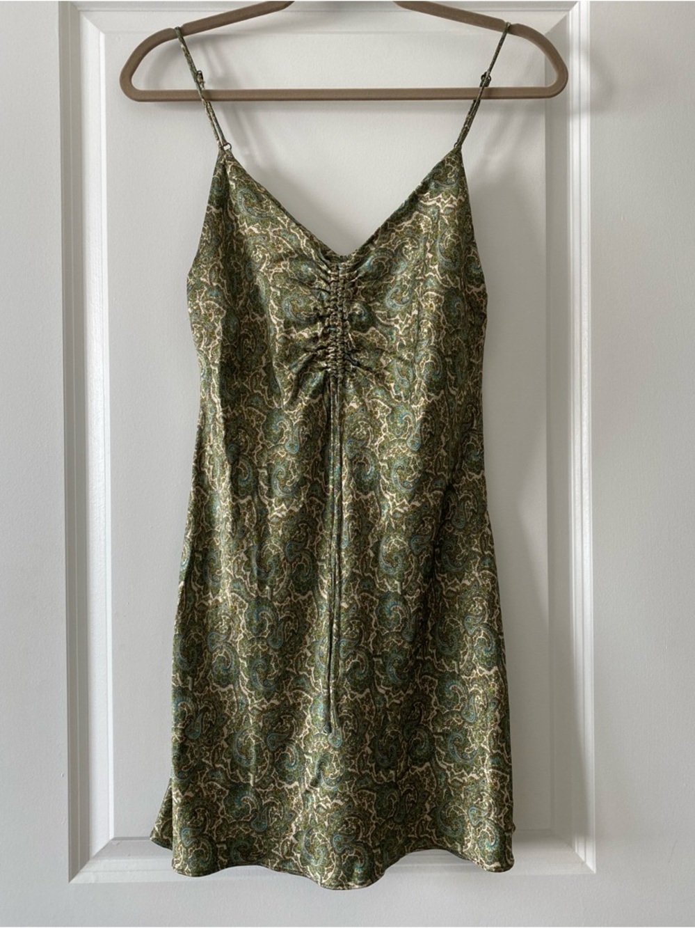 Adorable Zara paisley silky slip dress Sz M green, cream, blue